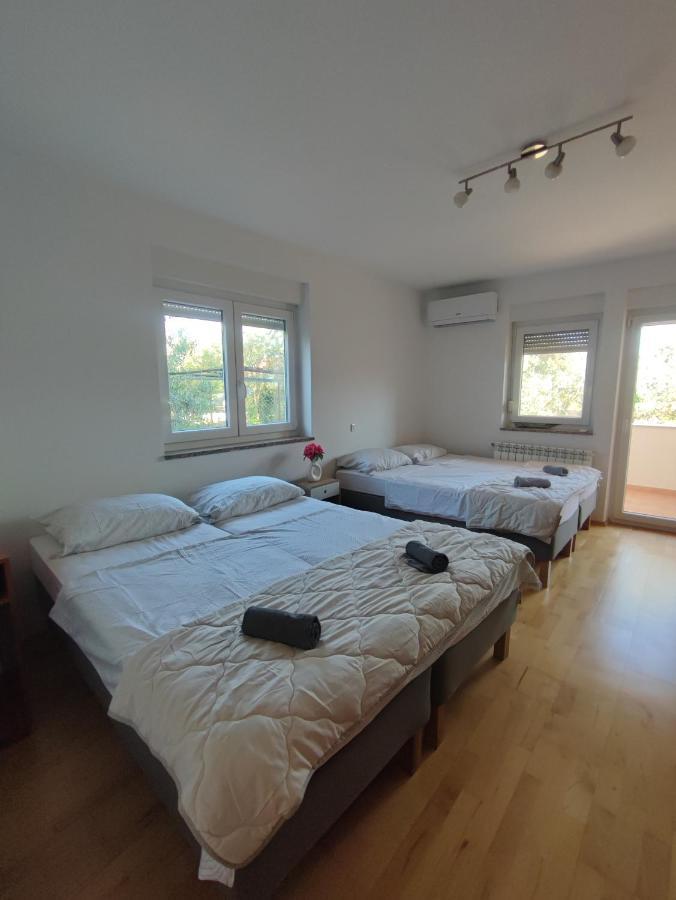 Maya Apartment *